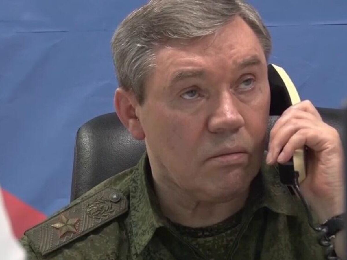    Начальник Генштаба ВС РФ Герасимов на передовом пункте управления группировки войск на Запорожском направлении. Кадр из видео | © Фото : Минобороны России