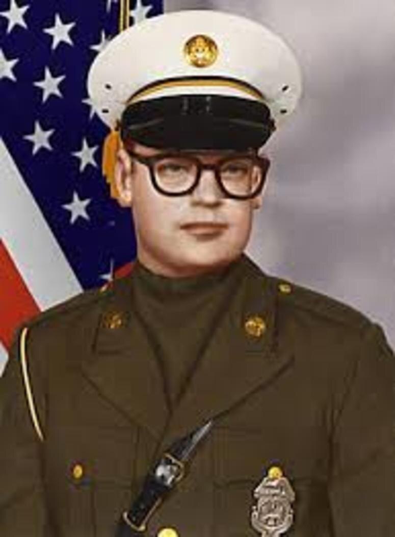  фото Дамера в форме армии 