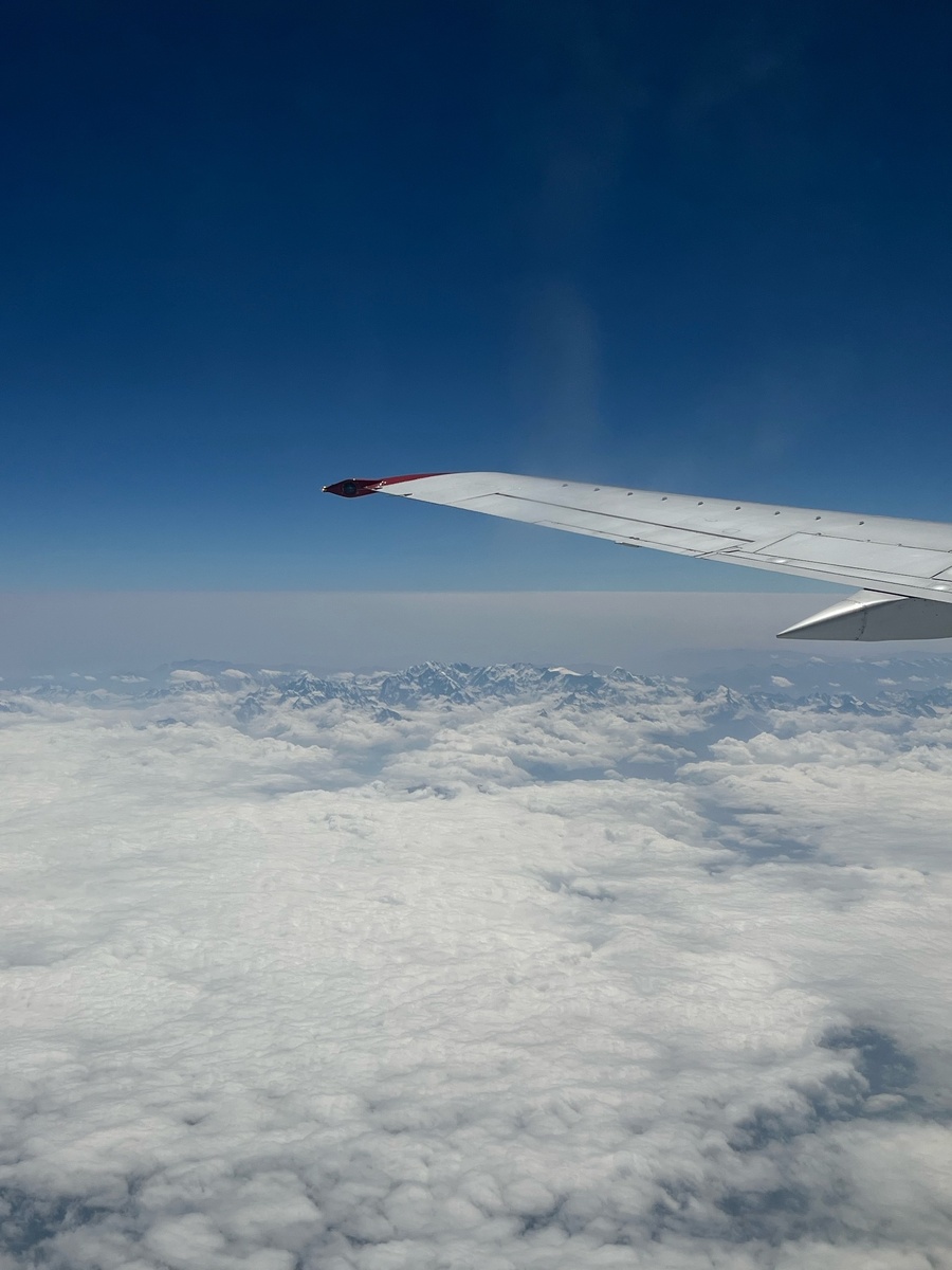 Под крылом самолёта.