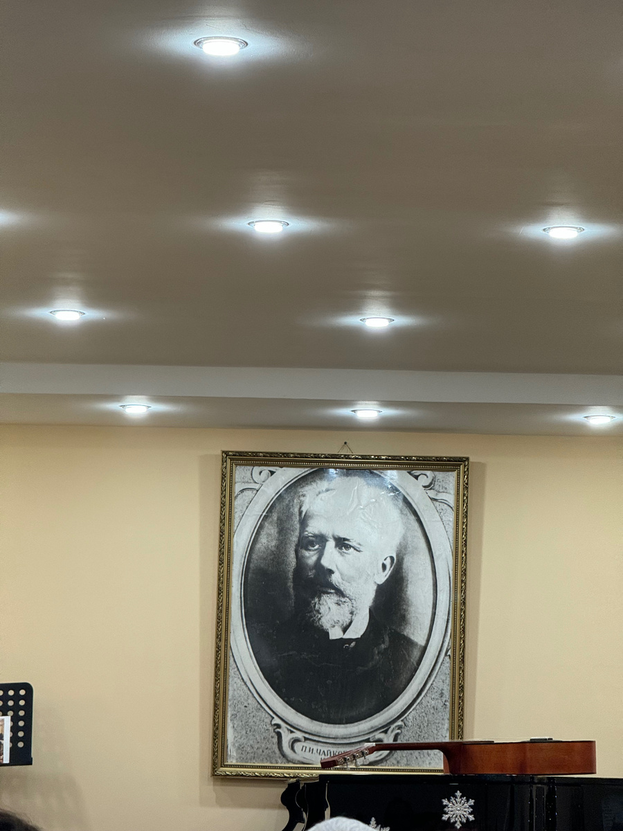 Петр Ильич Чайковский, портрет в музыкальной школе 