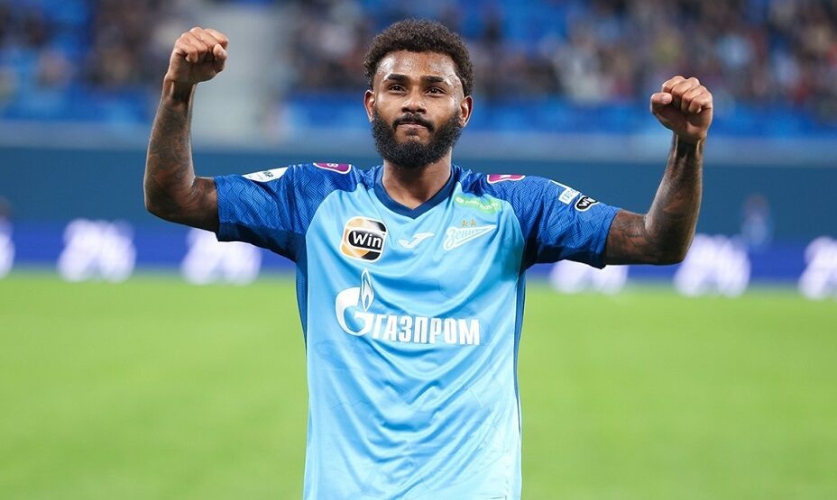    Бразилец Вендел всегда готов платить за опоздание на сбор. Фото: ФК «Зенит»