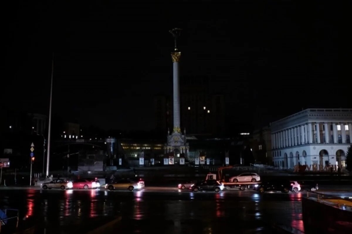    Украинскому бизнесу приказали отключить гирлянды и рекламу из-за блэкаута