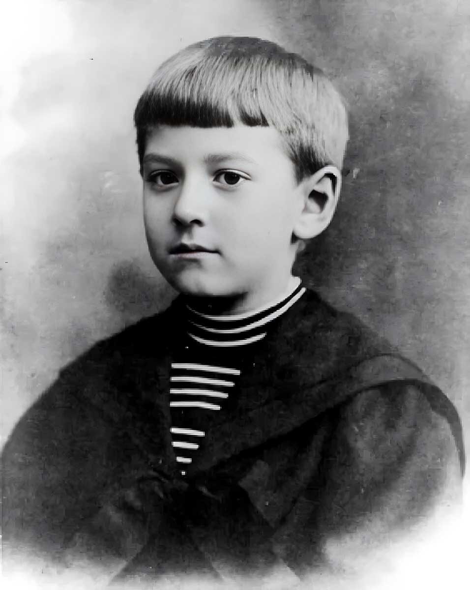 Говард Лавкрафт в 9-10 лет.