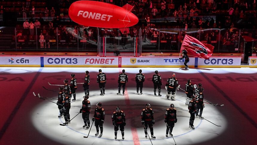 Комментатор хоккейных матчей «Авангарда» может лишиться работы за длинный язык