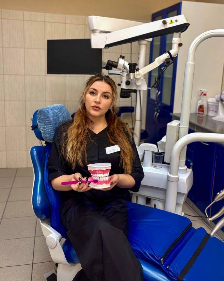 Главный врач стоматологической клиники  «Fасе Line» Натальей Пигаревой.