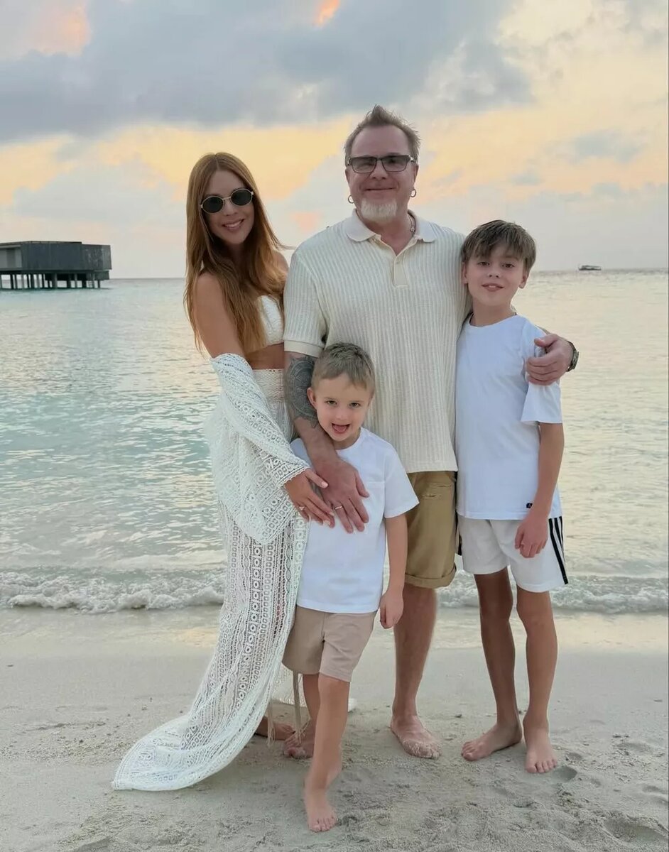 Пресняковы с детьми📷
