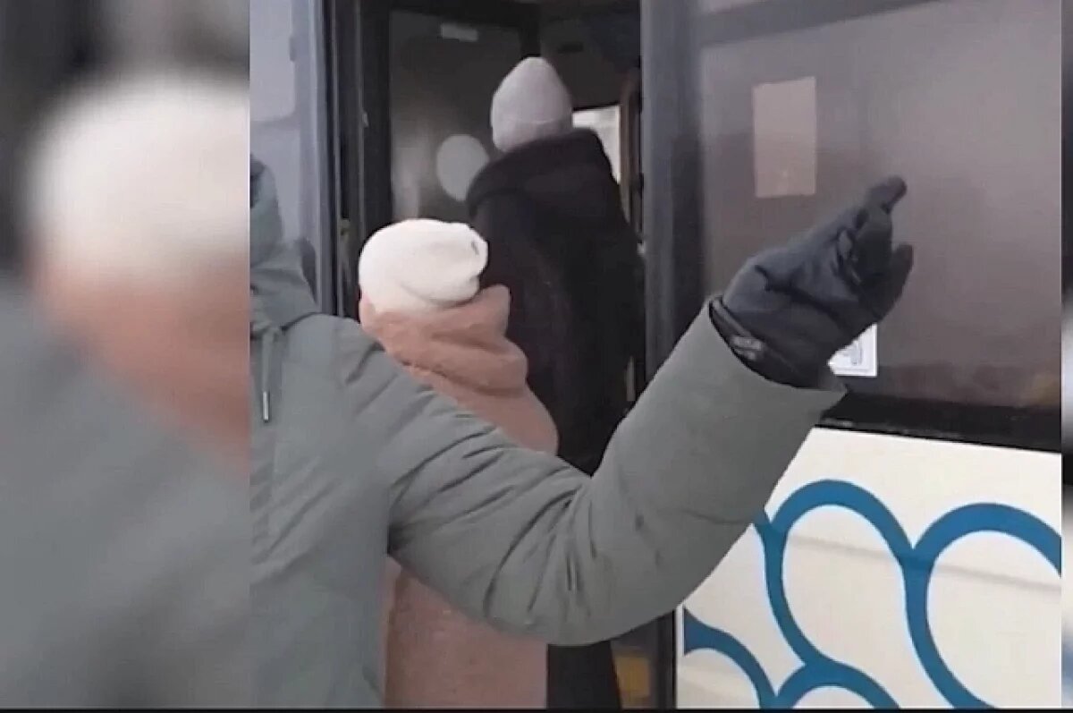    Волгоградцы обвинили водителя городского автобуса в саботаже – видео