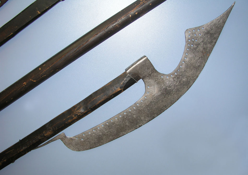 Секира стрельца. фото яндекс.