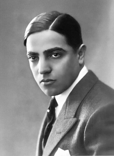    Бизнес Аристотеля начался с поездки в Аргентину