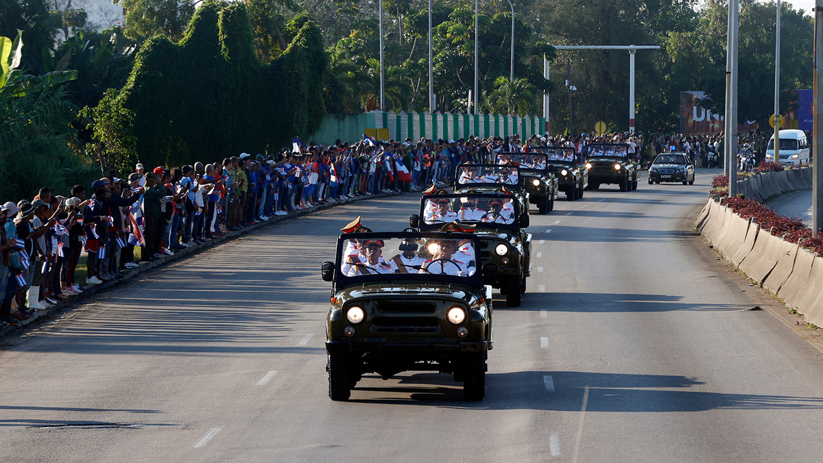   Ernesto Mastrascusa / AP