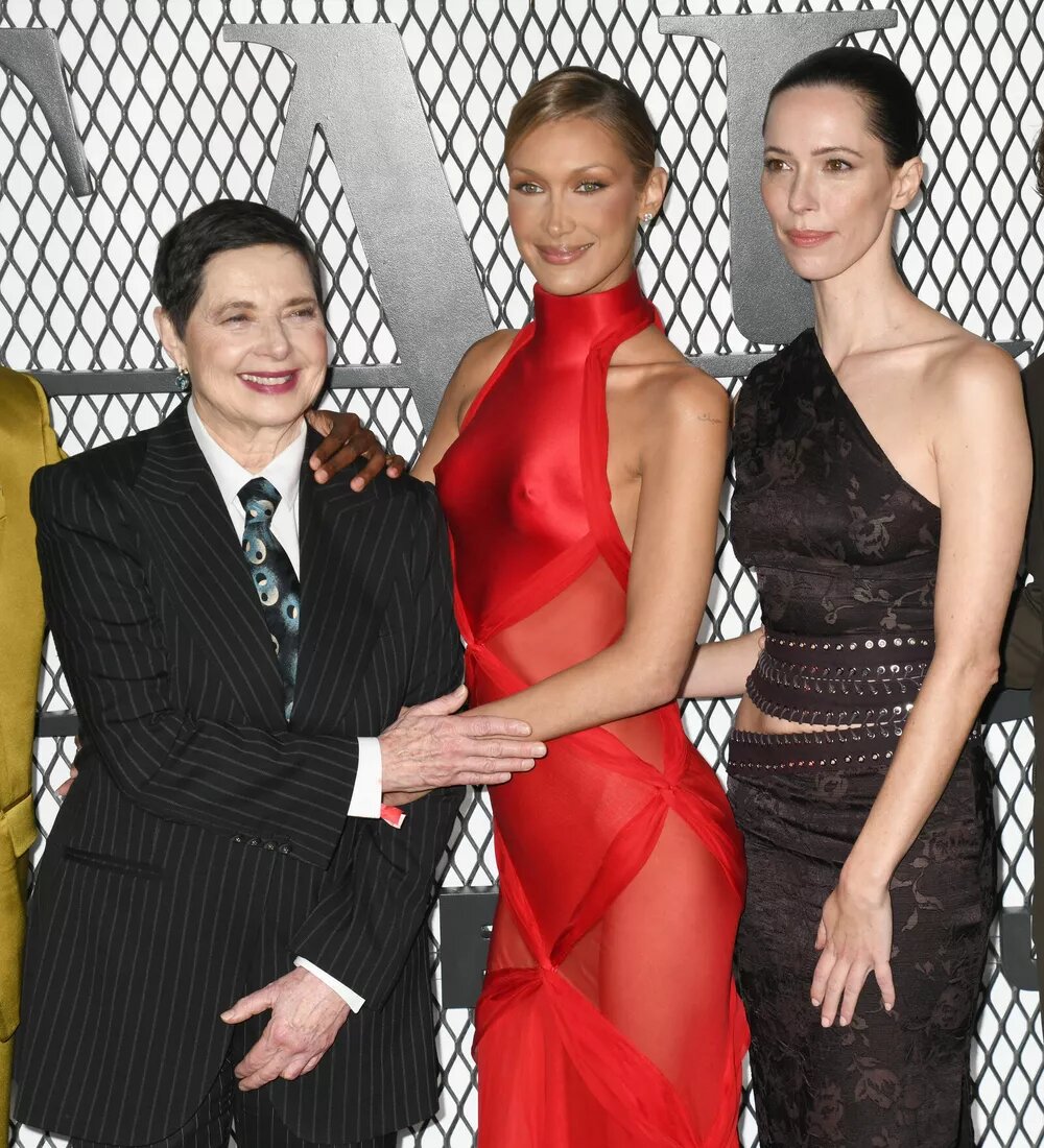 Изабелла Росселлини, Белла Хадид, Ребекка Холл📷
