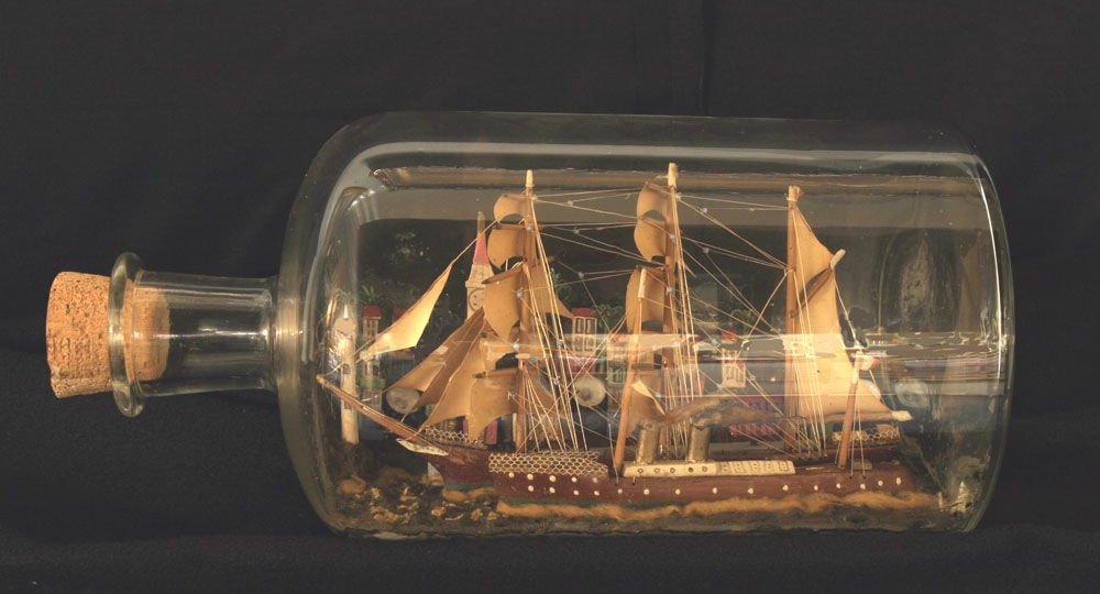 Как в бутылку попал корабль, храм и крест — если туда и карандаш не лезет