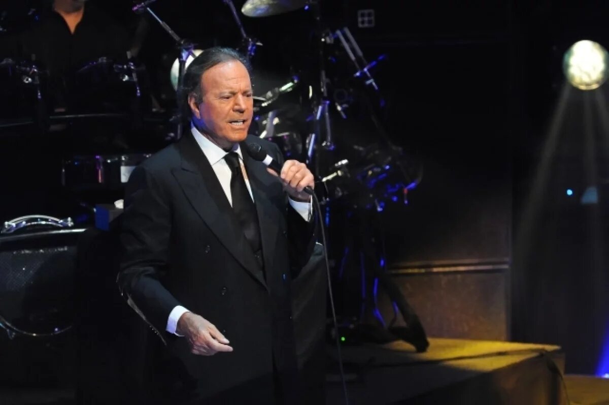    Иглесиас ответил на обвинения в сексуальных домогательствах