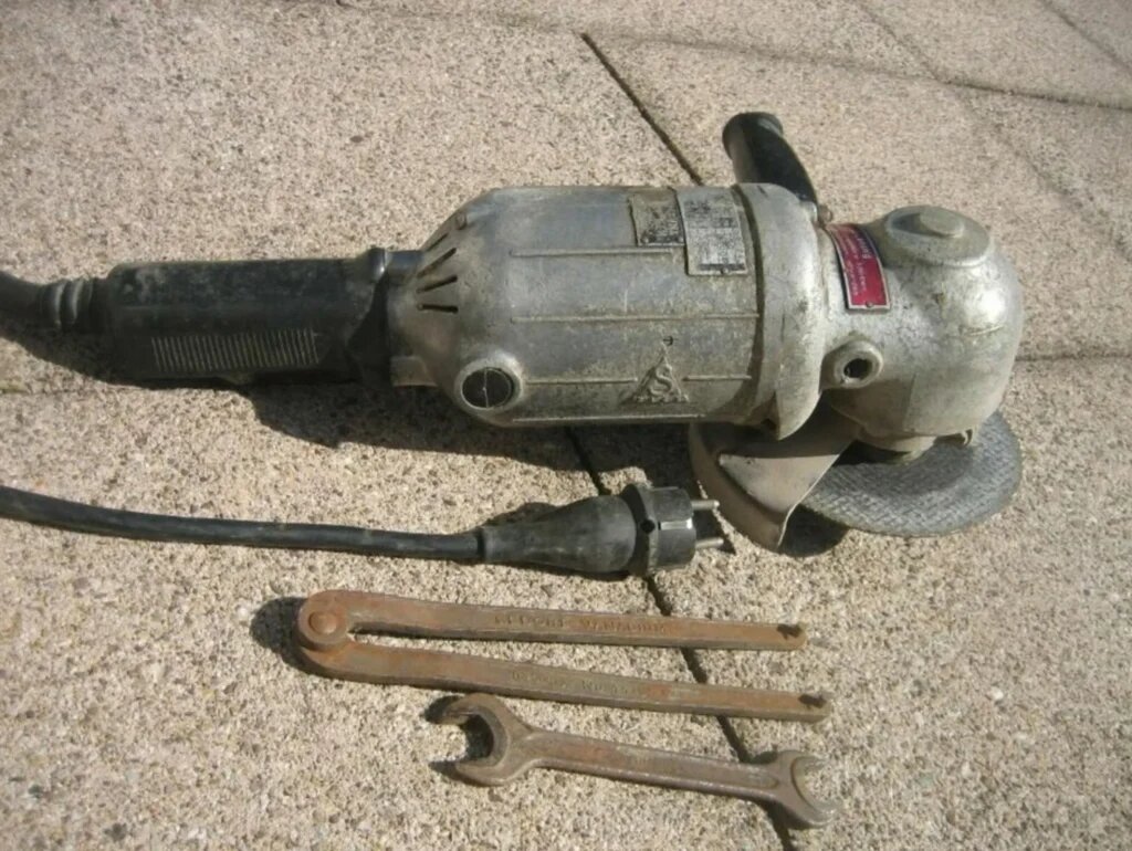 Одна из первых немецких болгарок «FLEX»