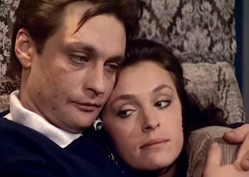 на фото Марина Могилевская и Александр Домогаров (кадр из сериала "Марш Турецкого")