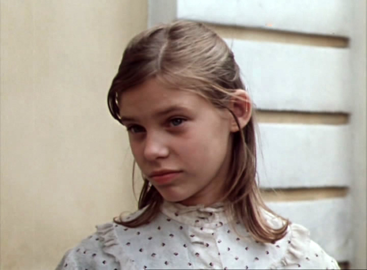 Ольга Машная в фильме "Первые радости".