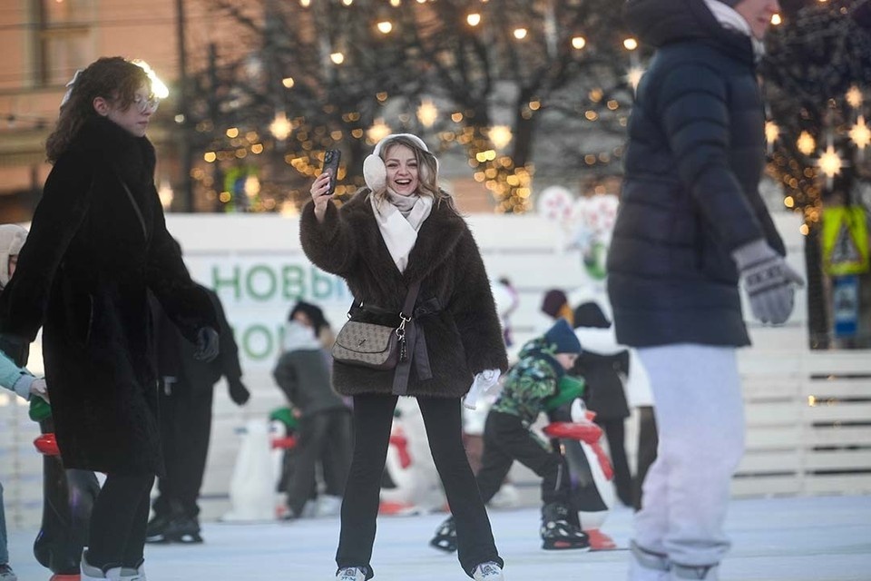    Официальную часть запланировали на 15:00. Алексей БУЛАТОВ