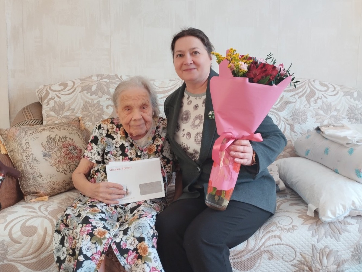    Владимир Путин поздравил с днем рождения трех ветеранов из Ханты-Мансийска