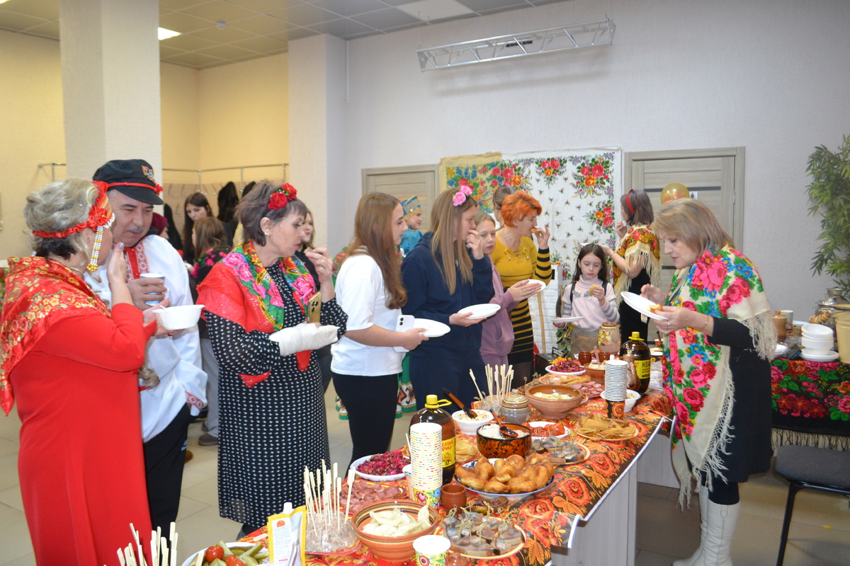 Гости праздника попробовали разнообразные блюда на ярмарке