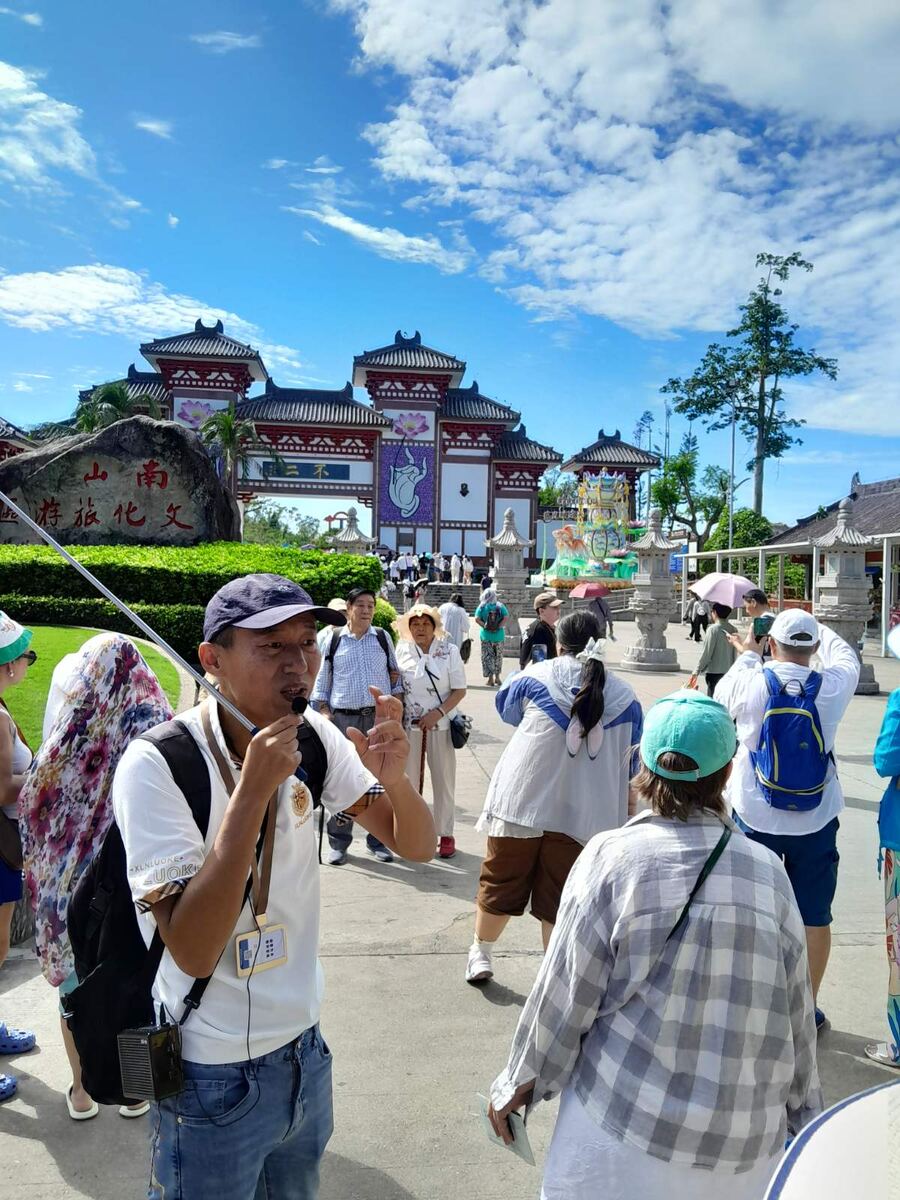 Центральный вход к статуе Гуаньинь