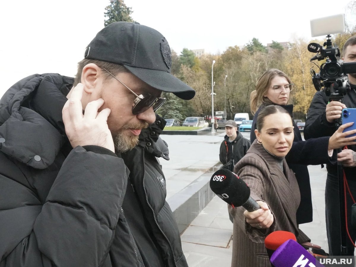     Харламов поругался с популярным комиком на шоу и ушел из студии