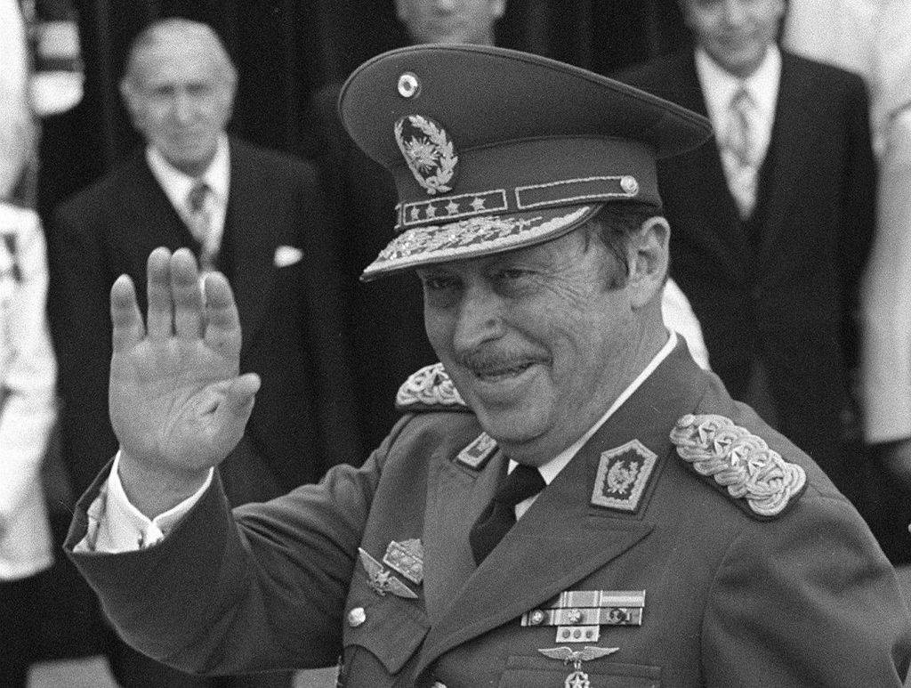 Создать карусельАльфредо Стресснер Матиауда — парагвайский военный, политик и государственный деятель, президент Парагвая с 15 августа 1954 по 3 февраля 1989 года.