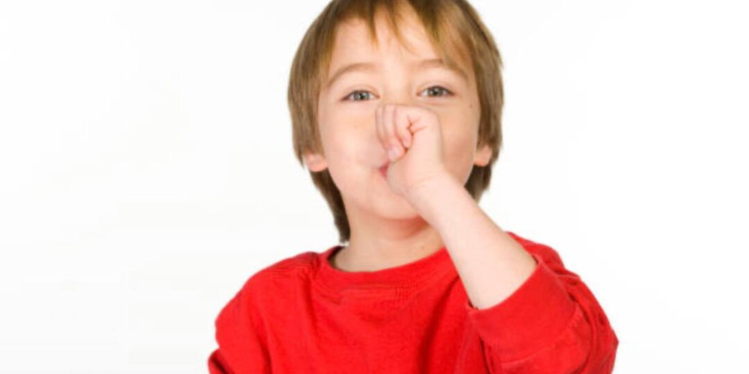 👶 Ребёнок сосёт палец