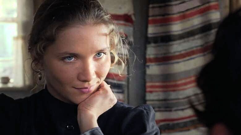 Анастасия в х/ф "Тихий Дон" снялась в роли Дарьи