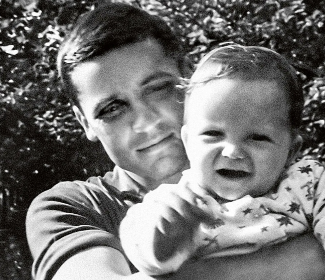 Владимир Михайлов с сыном.