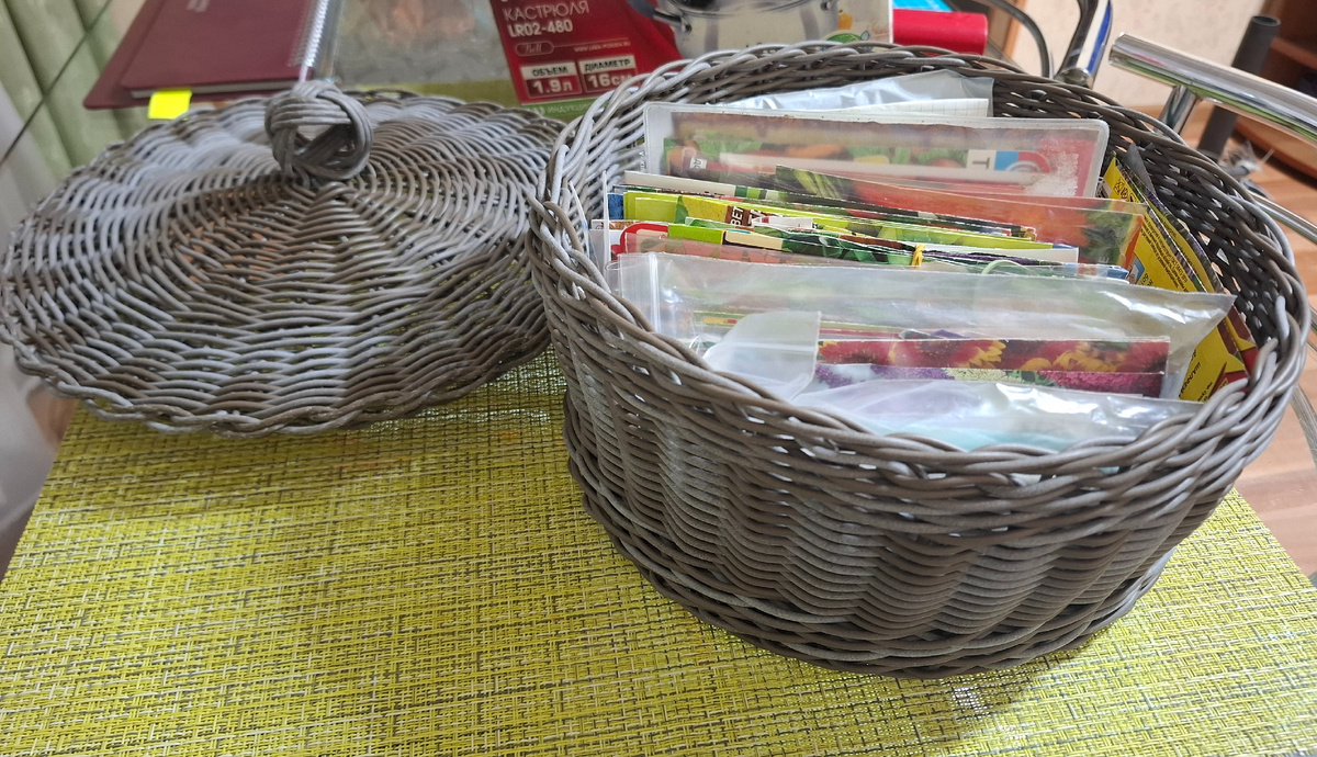 Думаю еще о ручках-бубликах, но это пока в теории.