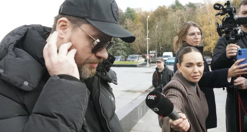    Харламов поругался с популярным комиком на шоу и ушел из студии