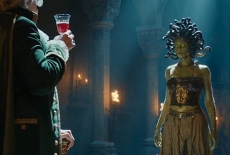 Мюнхгаузен против Медузы Горгоны: Схватка с Привкусом Шампанского