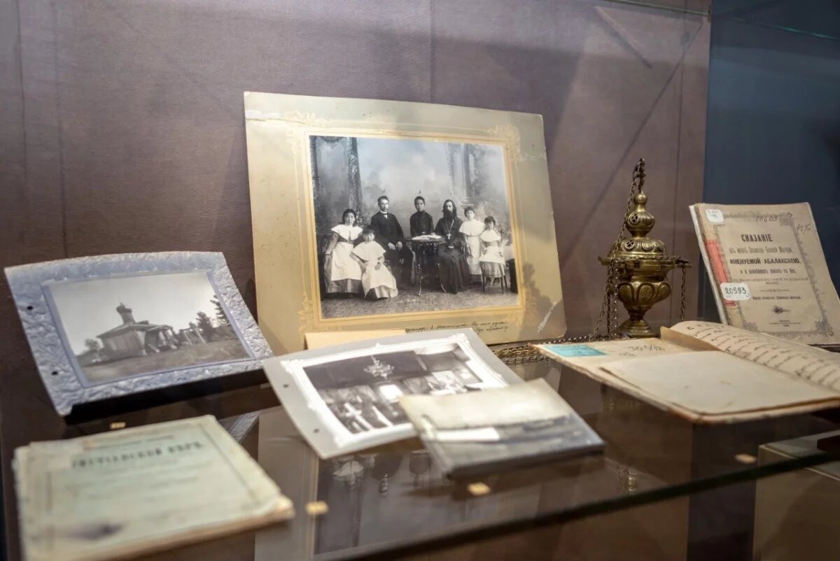    В Тобольске открылась выставка об истории Тобольской епархии