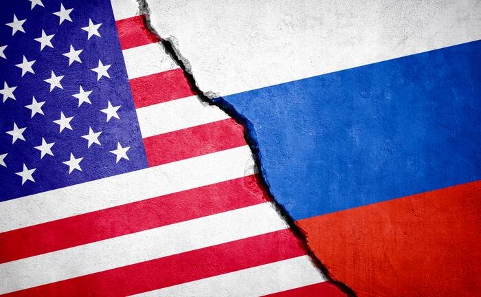 Обложка © Shutterstock / FOTODOM / ffikretow