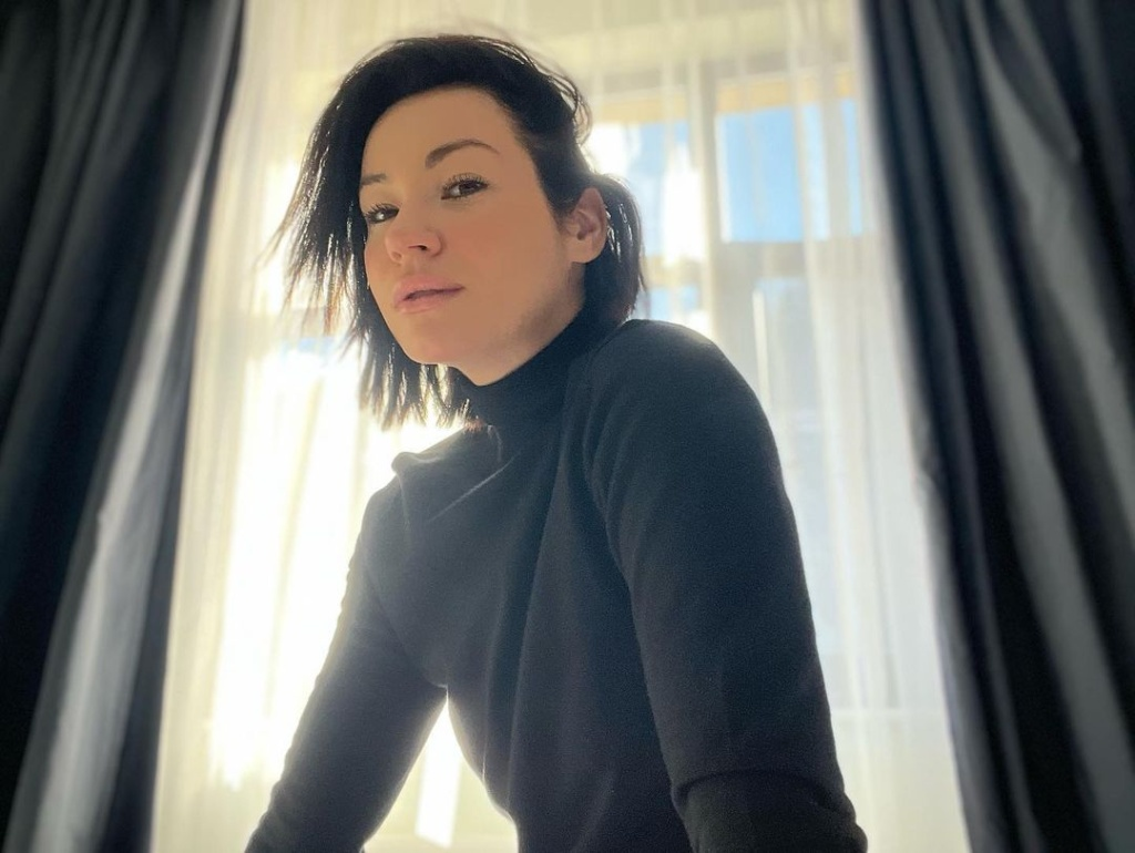 Завещание в тридцать: как Ида Галич сломала стереотипы о „сглазе“ и инфантильности - взгляд клинического психолога Станислава Самбурского