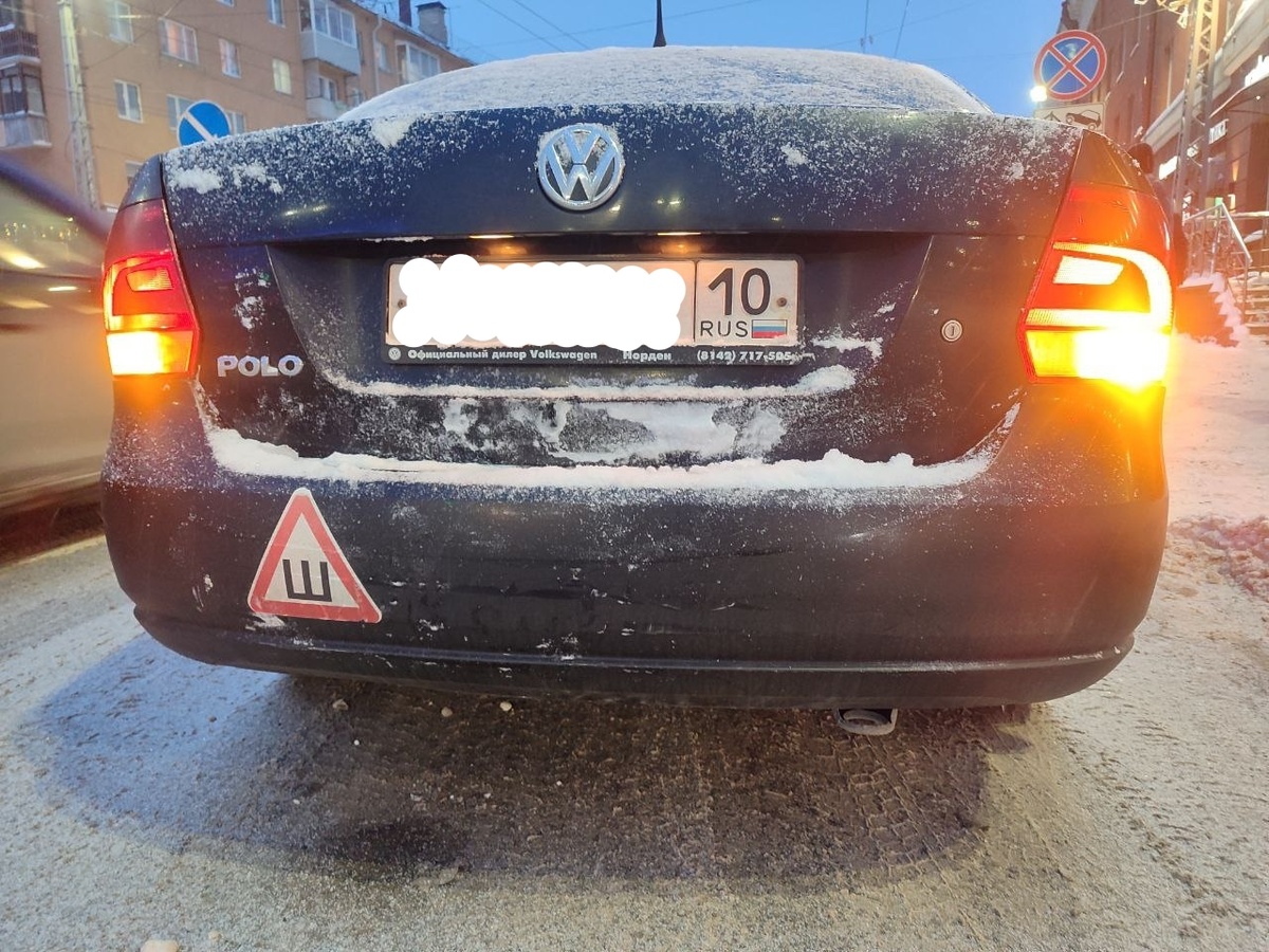    Две иномарки столкнулись в центре Петрозаводска — есть пострадавшие© Госавтоинспекция по Петрозаводску