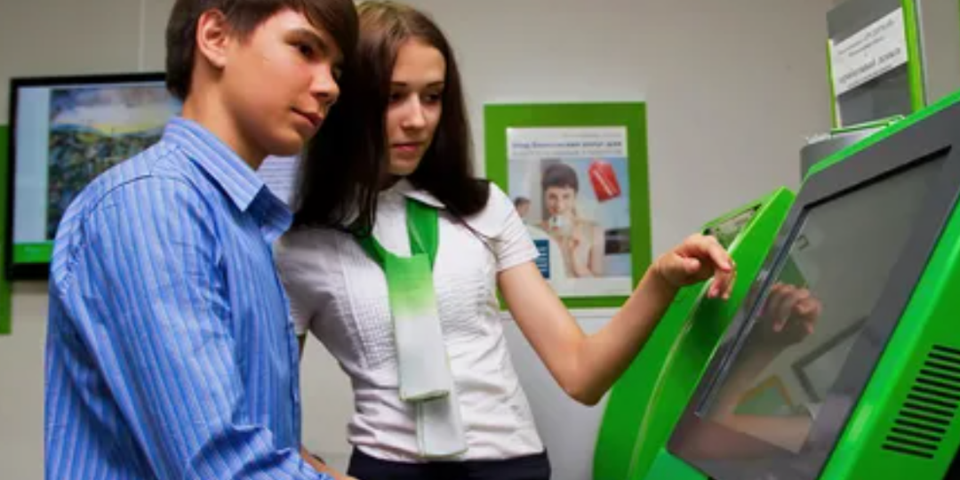 Оформи эту карту, а то стипендию не получишь - как вузы и колледжи давят на студентов