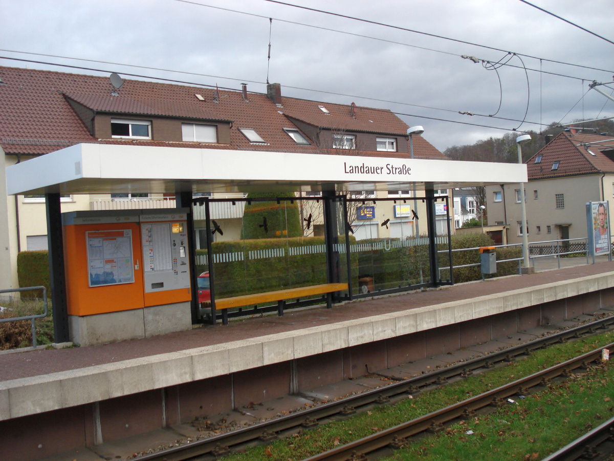 Остановка названа именем Ландау, я предположила, что это в честь Льва Давидовича - нашего физика, лауреата Нобилевской премии 1962 г. Надо мной посмеялись, но я-таки порылась в Википедии и вот: "Именем Ландау названы улицы многих городов в России и других странах". 