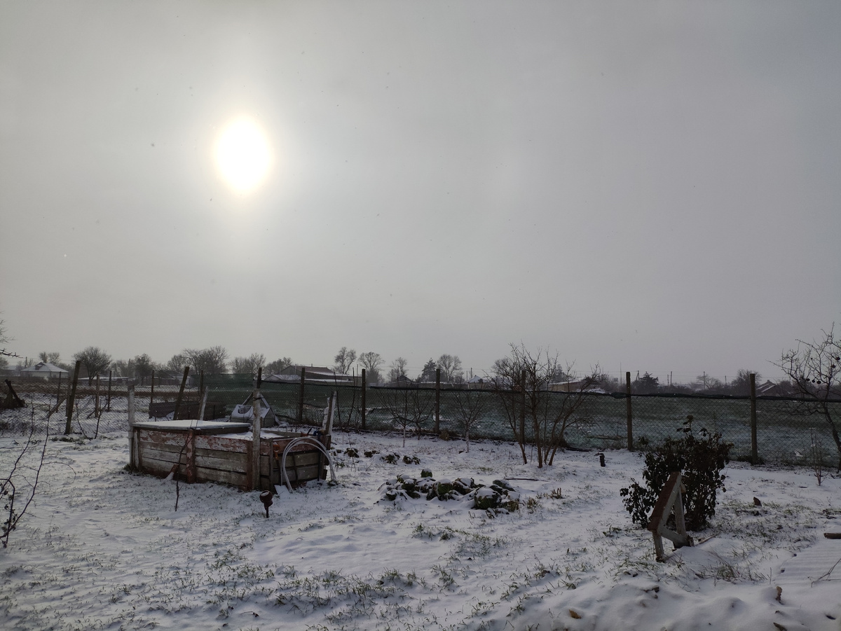 Тут метели не видно. хотя поземка знатная летит