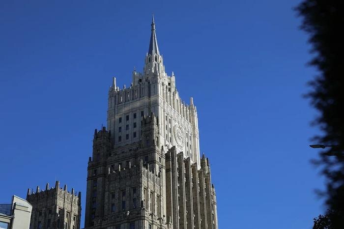 Унизительные досмотры и заточение в аэропорту: В МИД призвали россиян не ездить в Молдавию