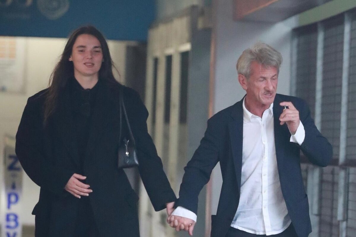    Шона Пенна засняли с его молодой подружкой LEGION-MEDIA