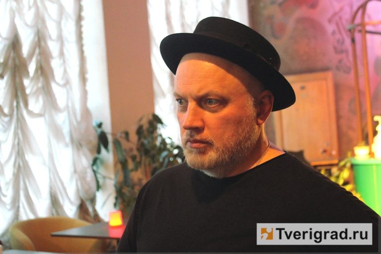    Руководитель Тверского театра кукол Виталий Салтыков.