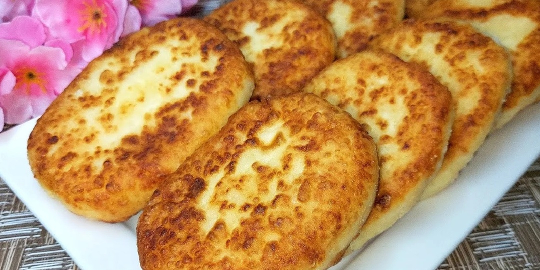 Беру творог и готовлю эту вкуснятину к завтраку. Дети их просто обожают. Сырники без муки. Простой рецепт.