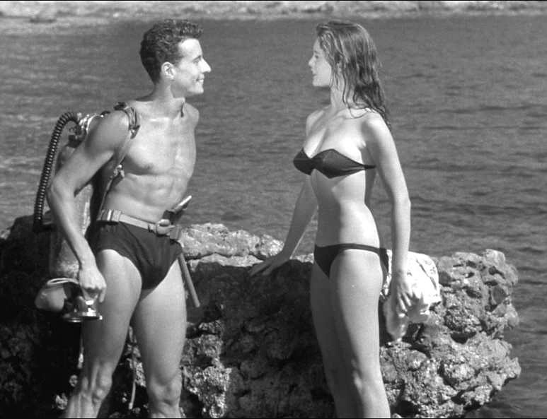 «Девушка в бикини»