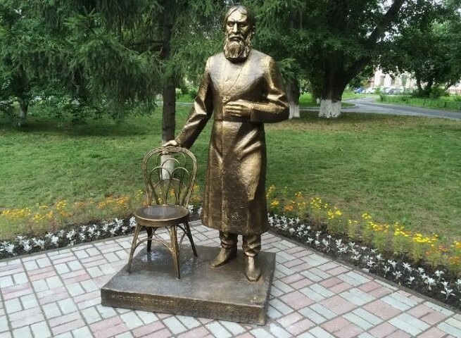 В Тюмени появился арт-объект Григорий Распутин