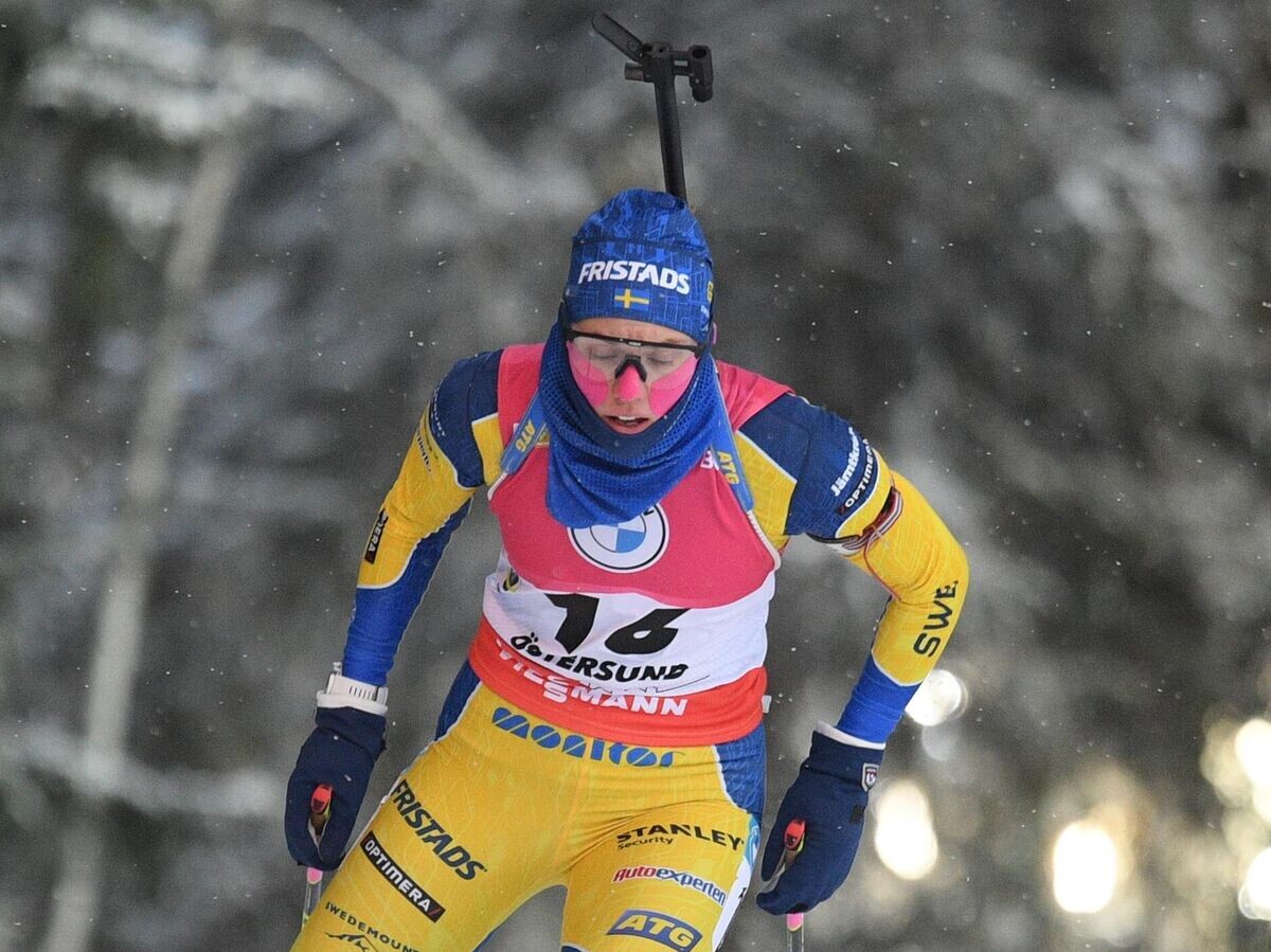    Ханна Эберг (Швеция) на дистанции спринта 7,5 км среди женщин на II этапе Кубка мира по биатлону сезона 2021/22 в шведском Эстерсунде. | © РИА Новости / Алексей Филиппов