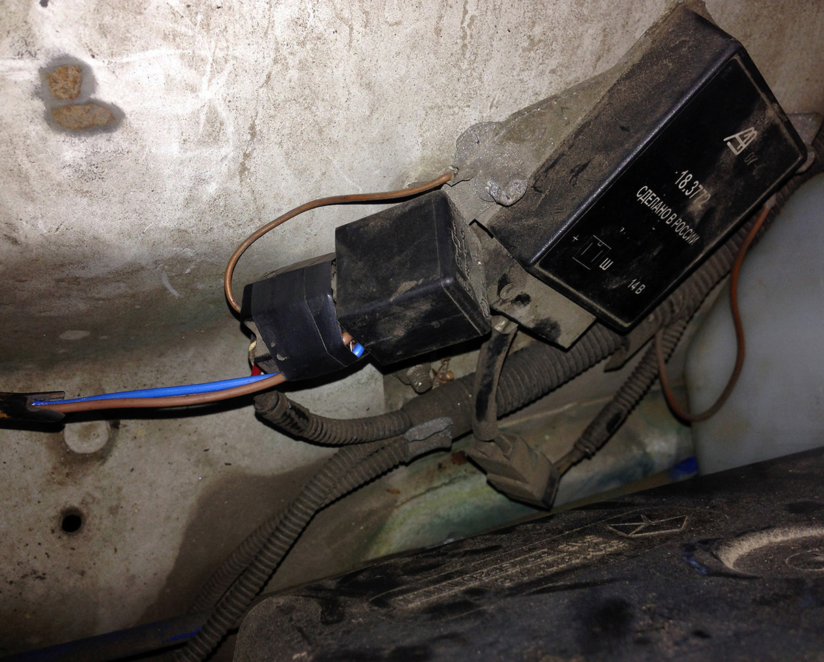 Вот отсюда я взял питание ДХО на «Волге»