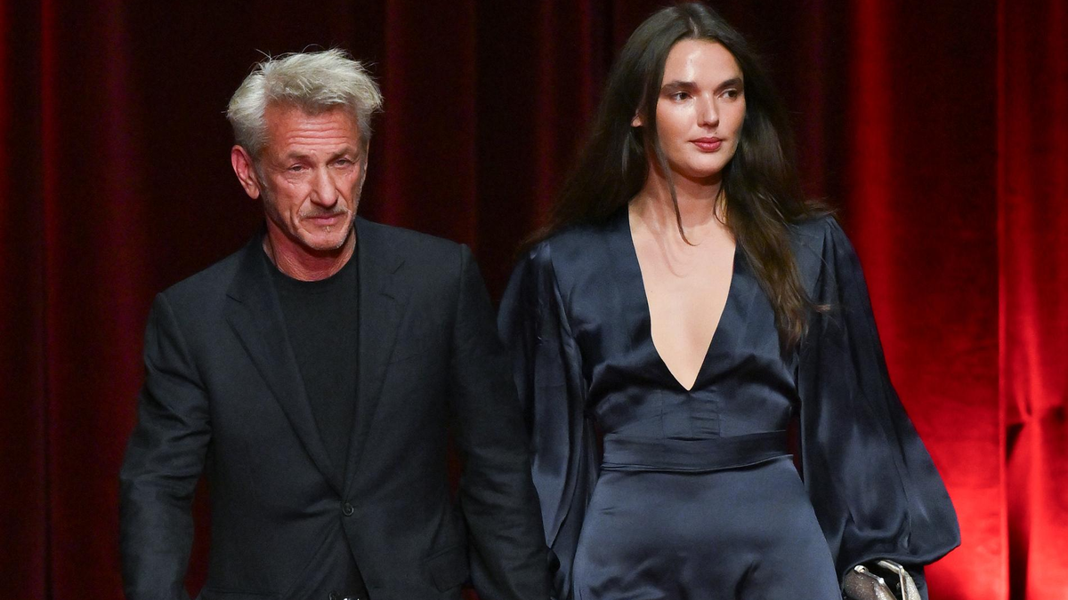    Шон Пенн и его девушка Валерия Ников. Фото: Getty Images