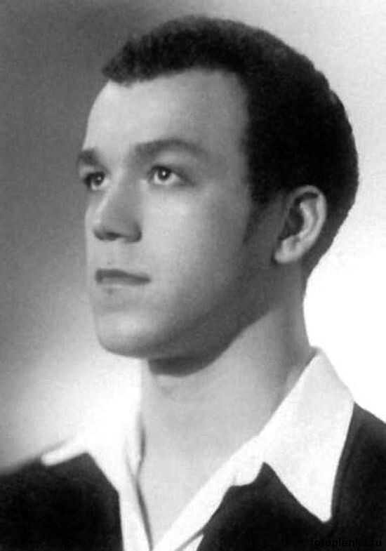 Иосиф Кобзон в молодости.