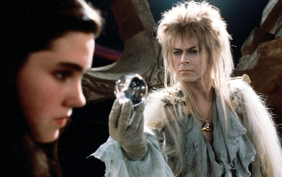 Джарет, Король гоблинов, со своим жутким плащом и волшебной прической «маллет», по мнению некоторых, является лучшим воплощением Боуи . Фото: Maximum Film / Alamy Stock Photo